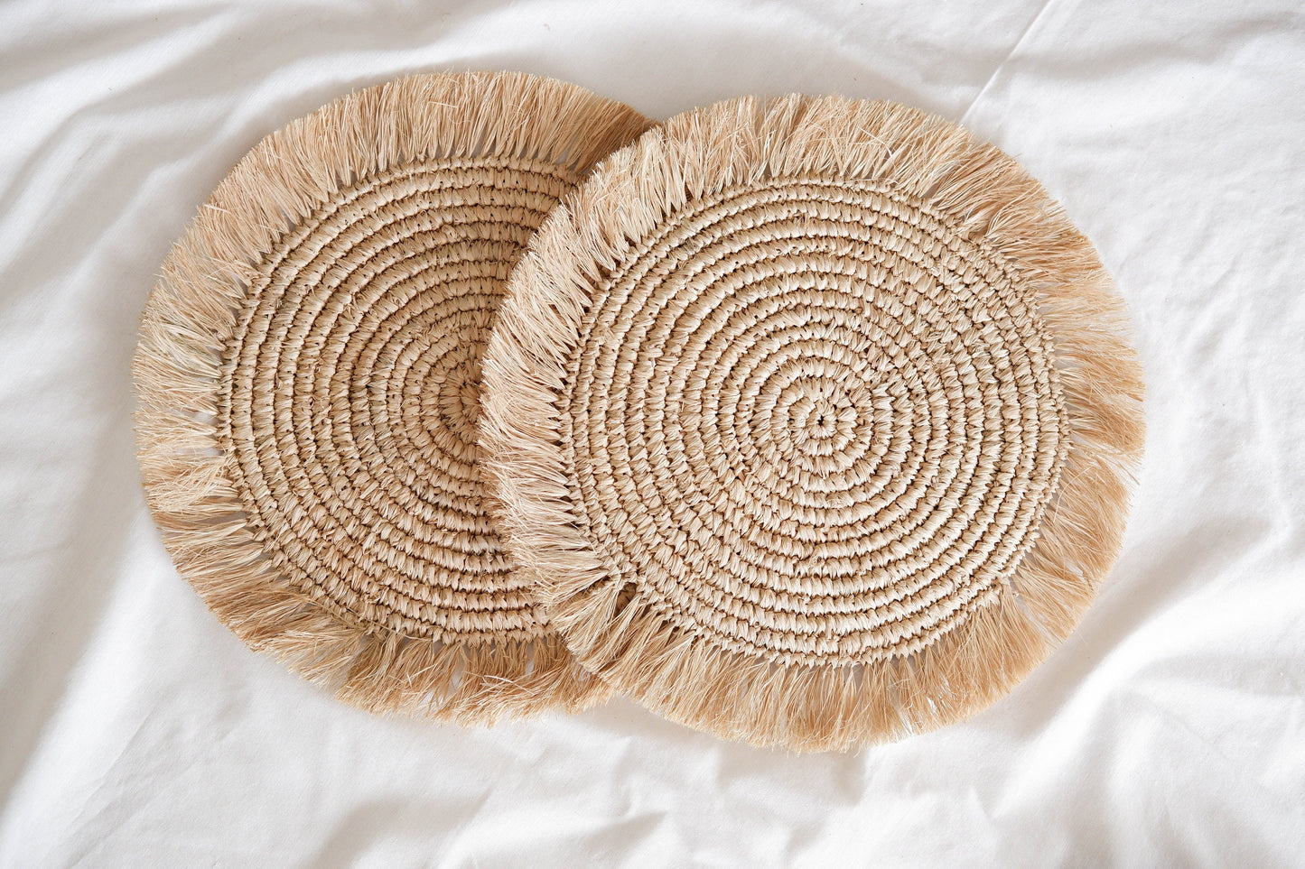 Natural Raffia Placemat Set, Raffia Fringe Placemat, Wedding Placemat, Boho Placemat, Round Fringe Placemat, Boho Wedding Table Charger