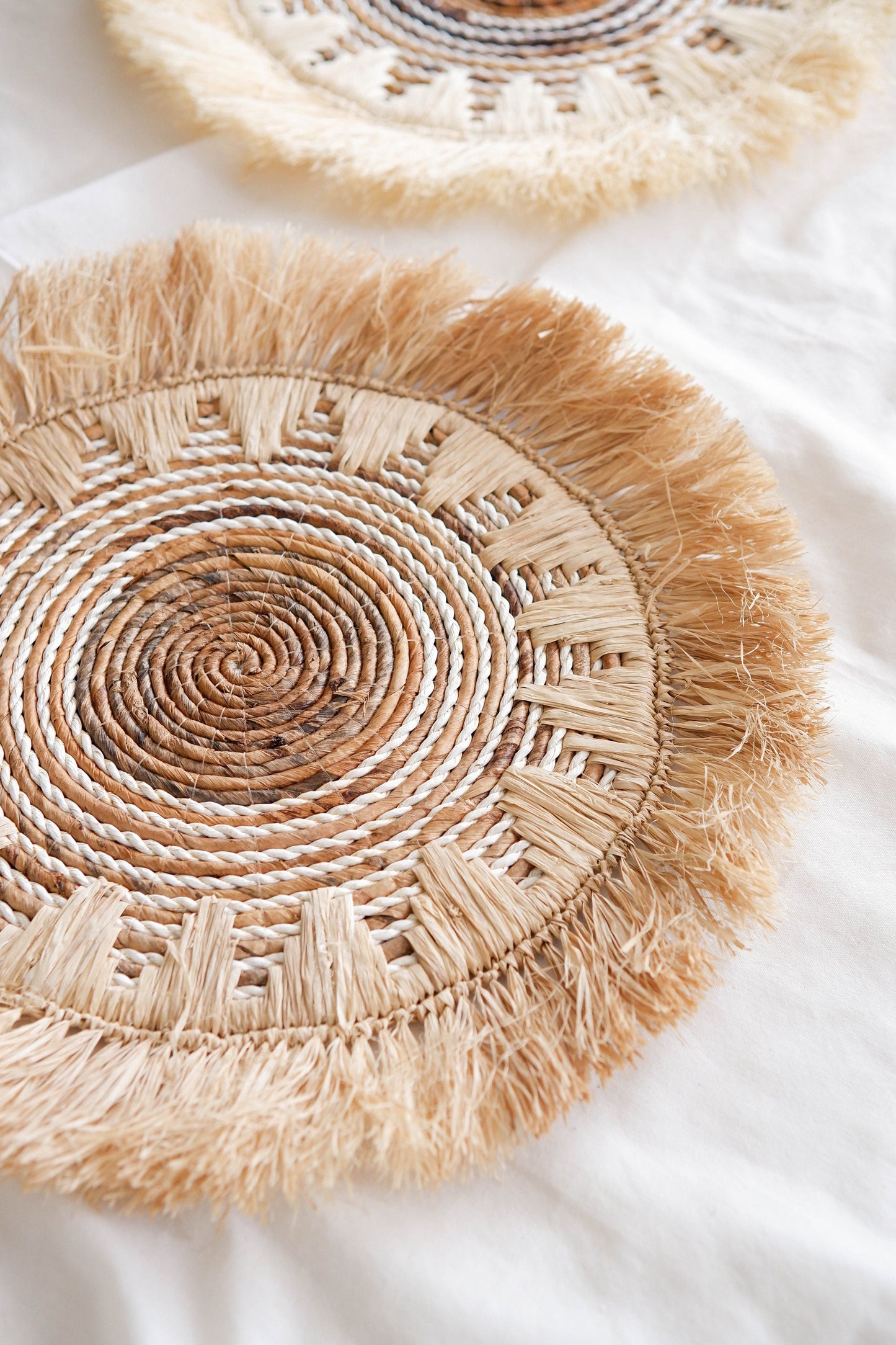Seagrass Basket Wall Decor, Woven Fringe Basket Wall Decor, Raffia Fringe Wall Decor, Boho Wedding Table Charger, Wedding Table Decor