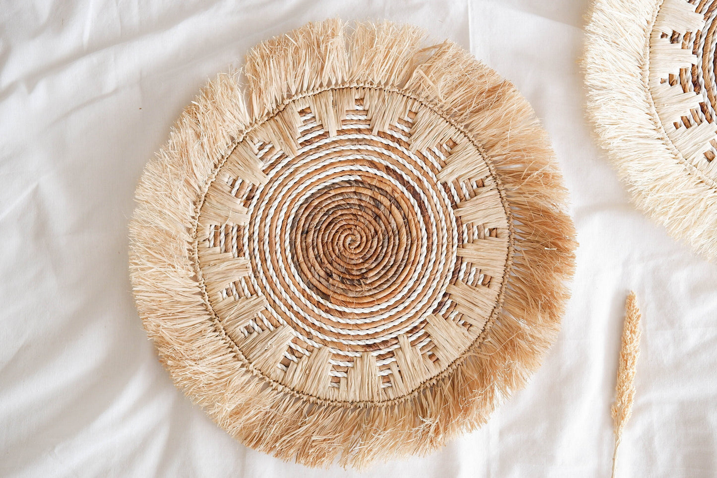Seagrass Basket Wall Decor, Woven Fringe Basket Wall Decor, Raffia Fringe Wall Decor, Boho Wedding Table Charger, Wedding Table Decor
