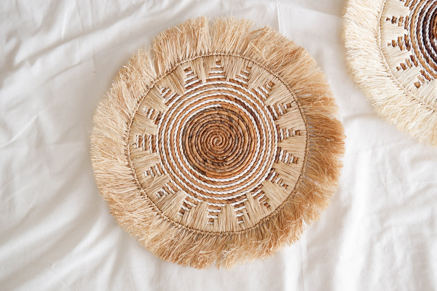 Seagrass Basket Wall Decor, Woven Fringe Basket Wall Decor, Raffia Fringe Wall Decor, Boho Wedding Table Charger, Wedding Table Decor
