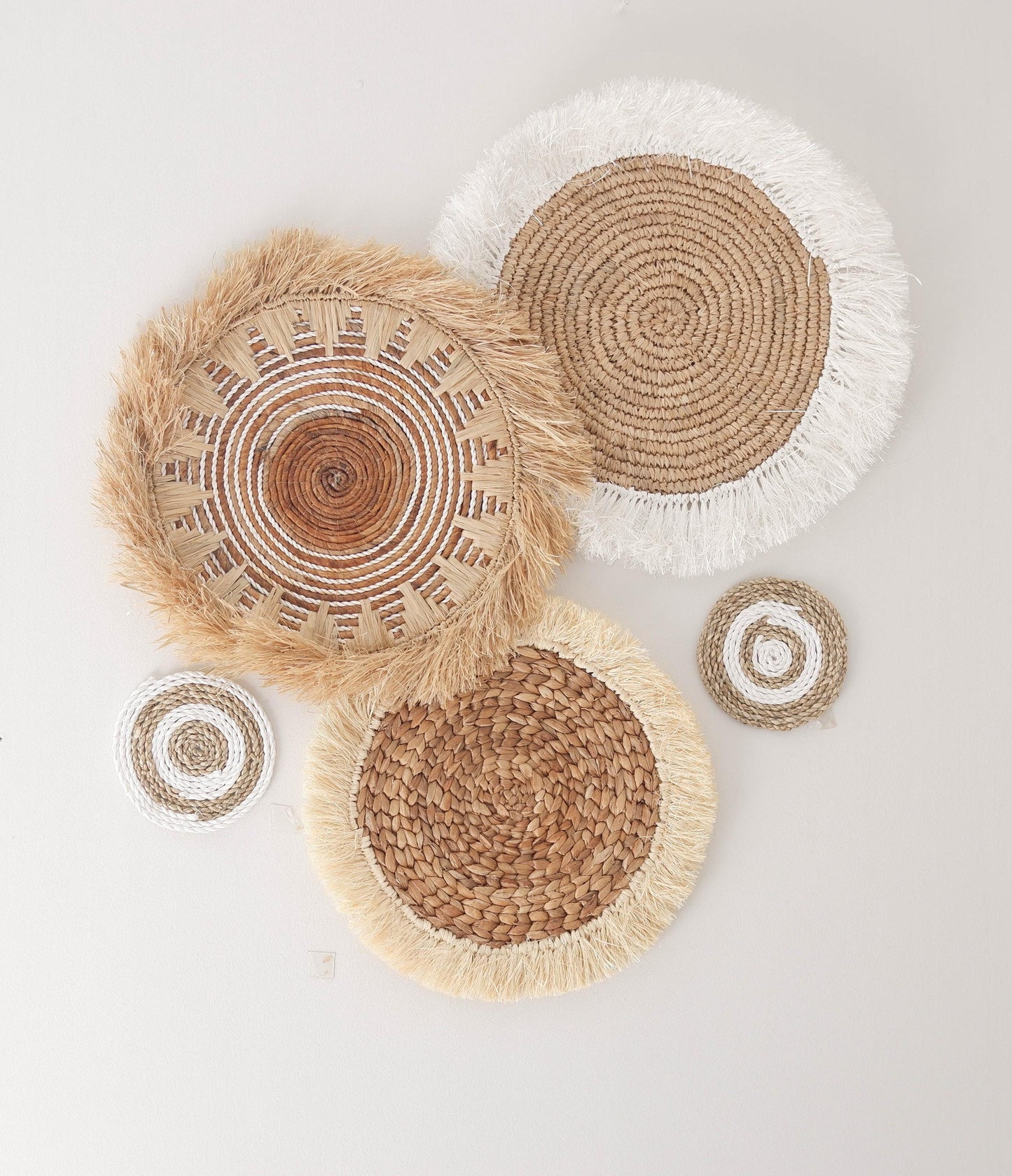 Boho Basket Wall Decor Set 5, Boho Wall Basket with Fringe, Seagrass Basket Wall Hanging, Round Straw Wall Art, Natural Wicker Wall Decor