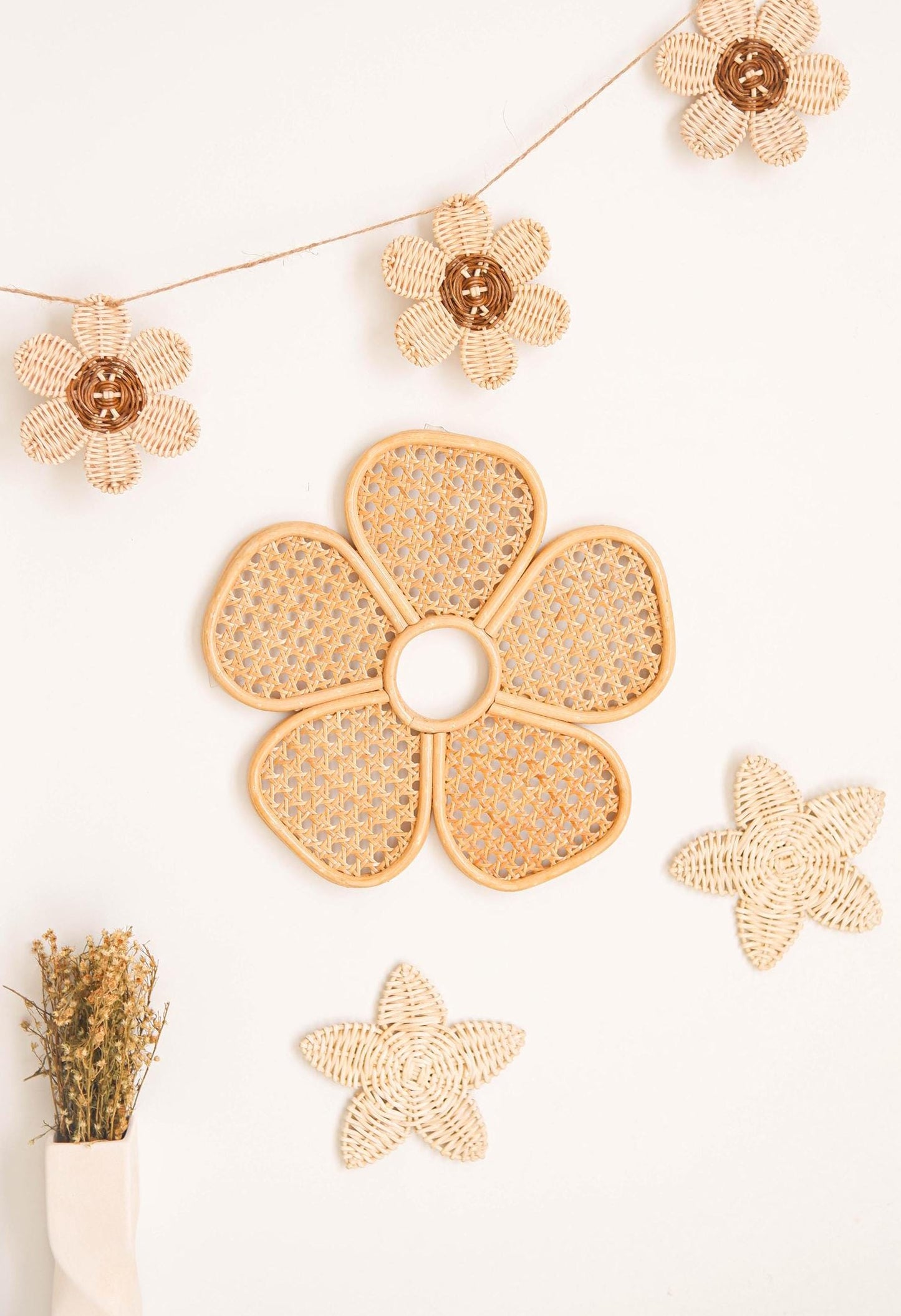 Rattan Flower Wall Decor, Daisy Rattan Nursery Wall Decor, Daisy Boho Room Decor, Baby Girl Boho Wall Decor, Rattan Girl's Bedroom Decor