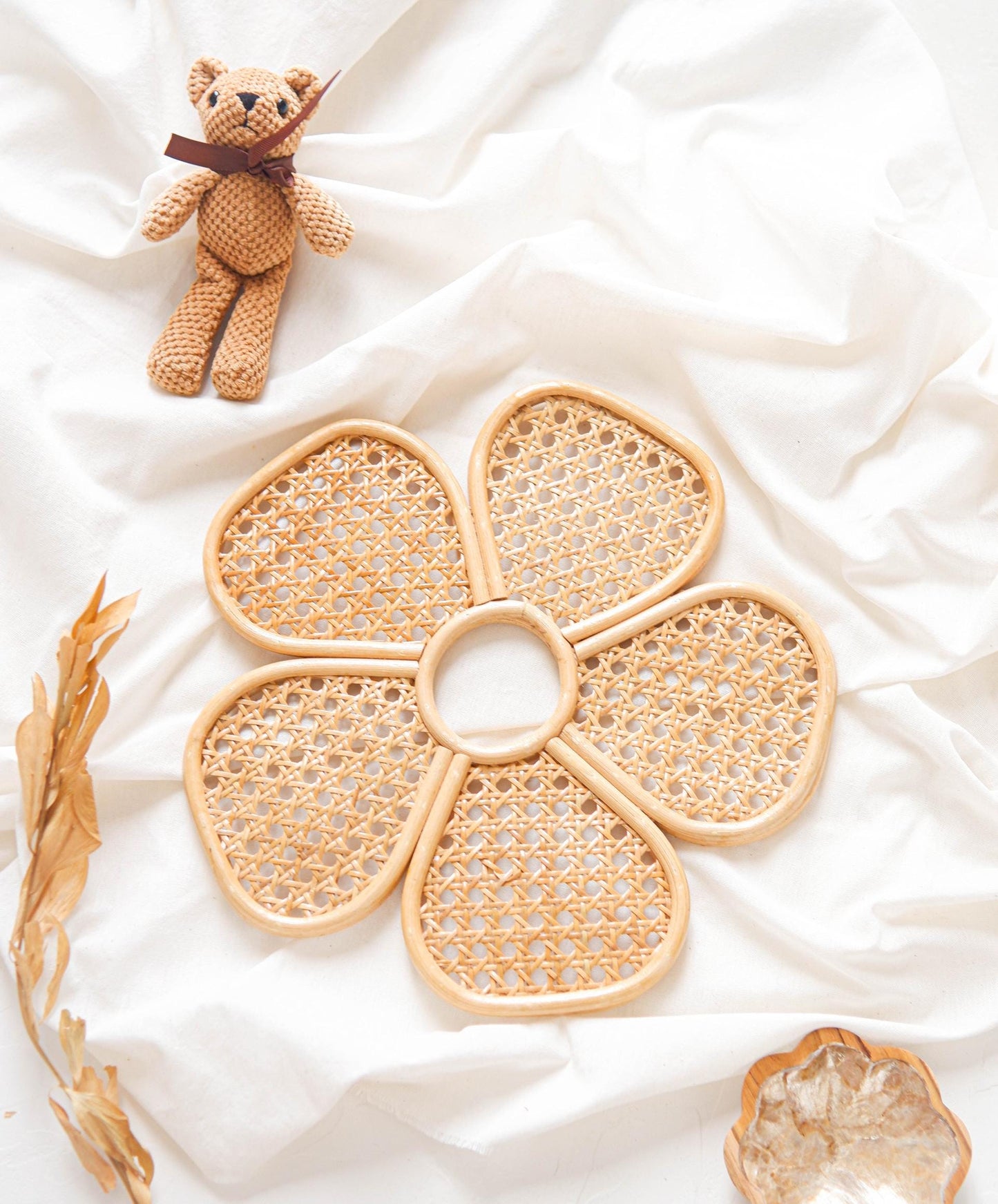 Rattan Flower Wall Decor, Daisy Rattan Nursery Wall Decor, Daisy Boho Room Decor, Baby Girl Boho Wall Decor, Rattan Girl's Bedroom Decor