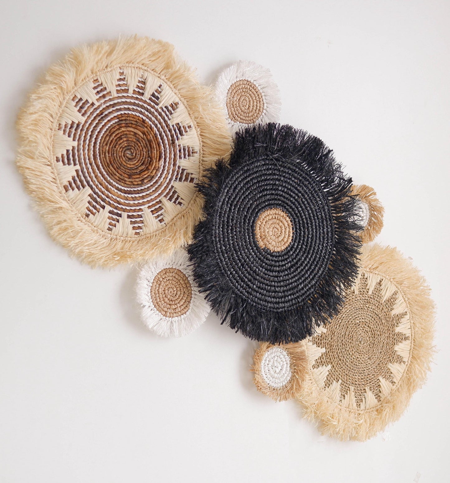 Set of 7 Basket Wall Decor, Boho Fringe Raffia Decor, Seagrass Basket Wall Decor, Boho Basket Set Wall Hanging, Natural Living Room Decor