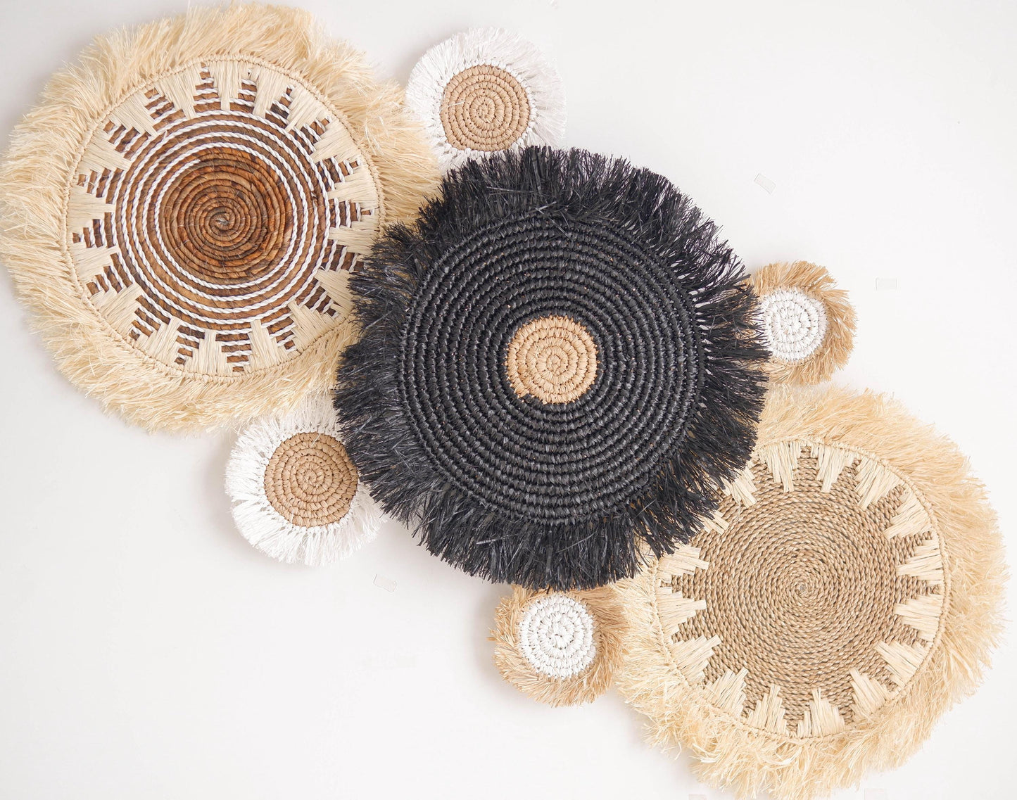 Set of 7 Basket Wall Decor, Boho Fringe Raffia Decor, Seagrass Basket Wall Decor, Boho Basket Set Wall Hanging, Natural Living Room Decor