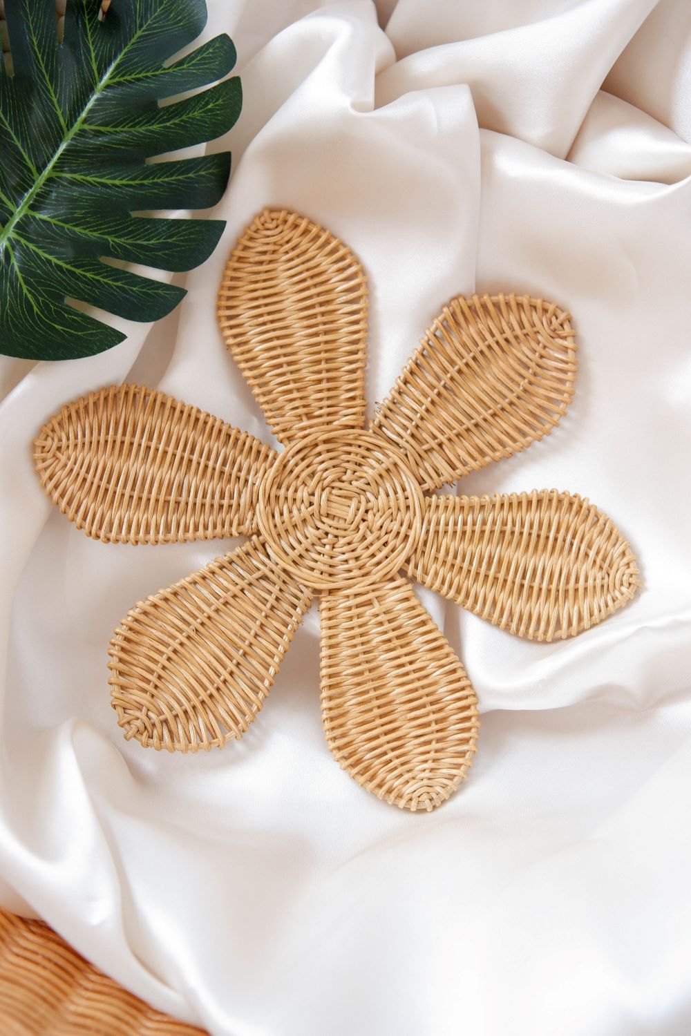 Daisy Rattan Wall Decor | Floral Nursery Decor | Kids Bedroom Decor | Rattan Flower Wall Decor | Wicker Flower Decor