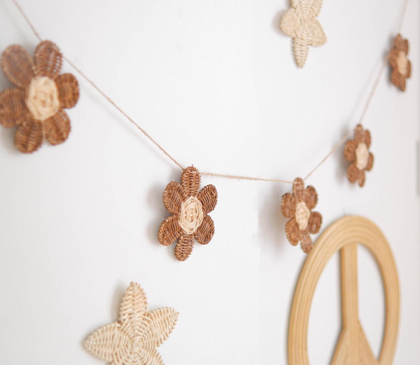 Rattan Flower Wall Decor, Flower Garland Nursery, Girl Nursery Decor Daisy, Boho Garland Decor Hanging, Wicker Daisy Shelf Decor, Rattan Toy