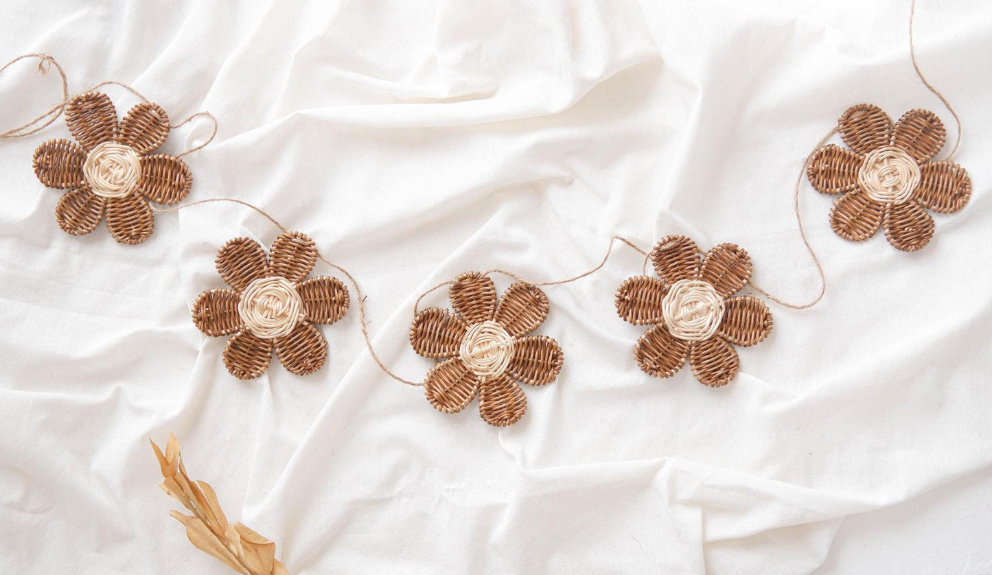 Rattan Flower Wall Decor, Flower Garland Nursery, Girl Nursery Decor Daisy, Boho Garland Decor Hanging, Wicker Daisy Shelf Decor, Rattan Toy