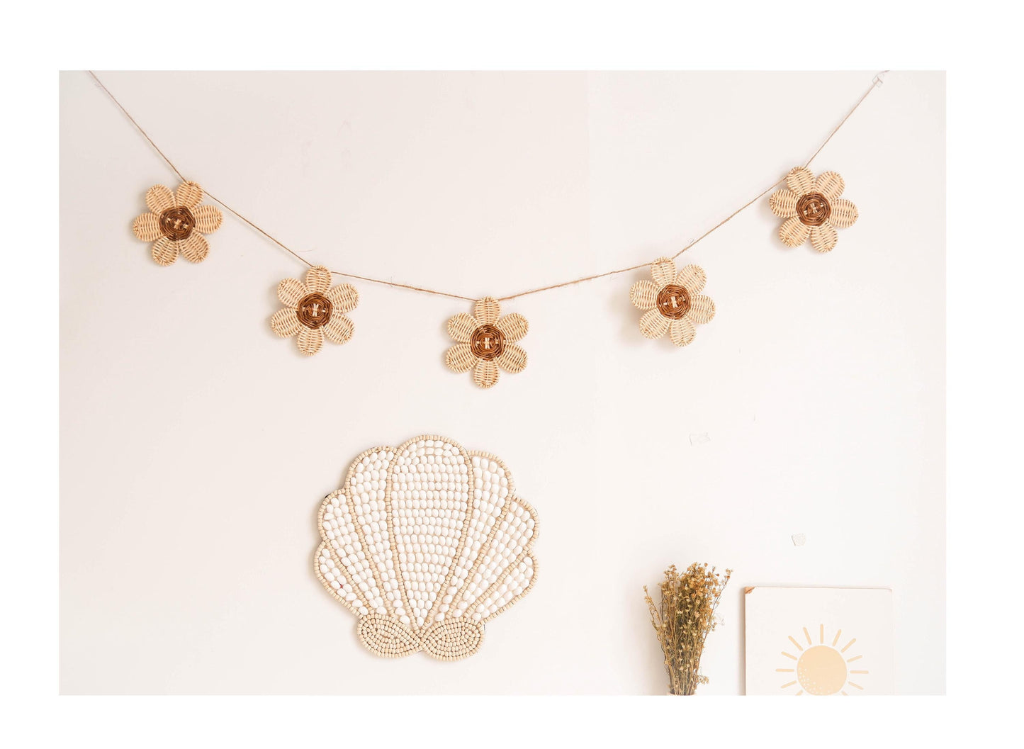 Rattan Flower Wall Decor SET, Daisy Nursery Wall Decor, Boho Girls Nursery Garland, Boho Daisy Felt Garland, Girls Room Garland Decor, Kids