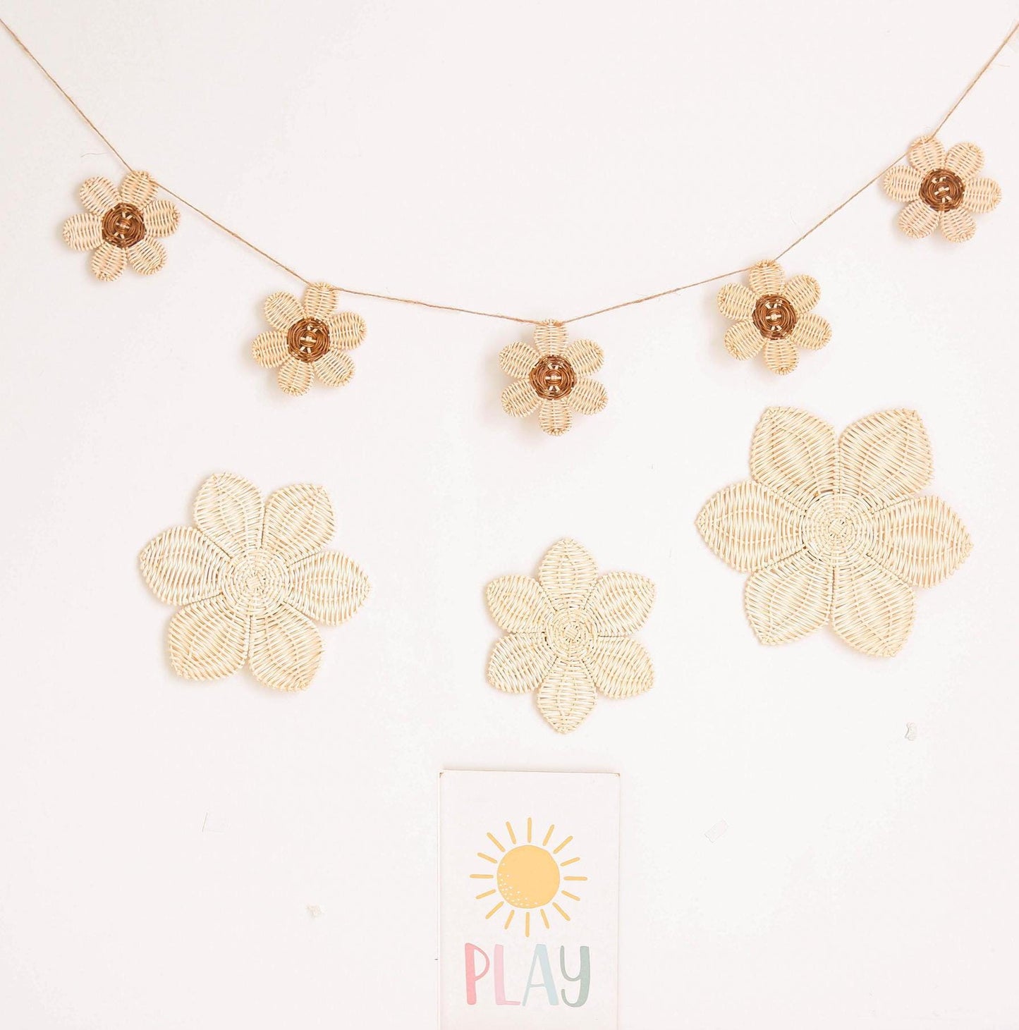 Rattan Flower Wall Decor SET, Daisy Nursery Wall Decor, Boho Girls Nursery Garland, Boho Daisy Felt Garland, Girls Room Garland Decor, Kids