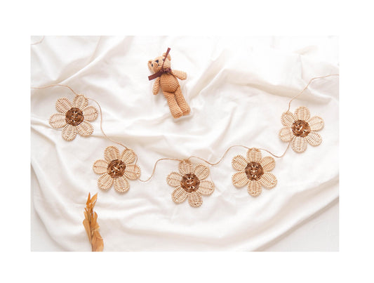 Rattan Flower Wall Decor SET, Daisy Nursery Wall Decor, Boho Girls Nursery Garland, Boho Daisy Felt Garland, Girls Room Garland Decor, Kids